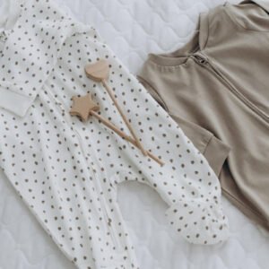 ملابس أطفال